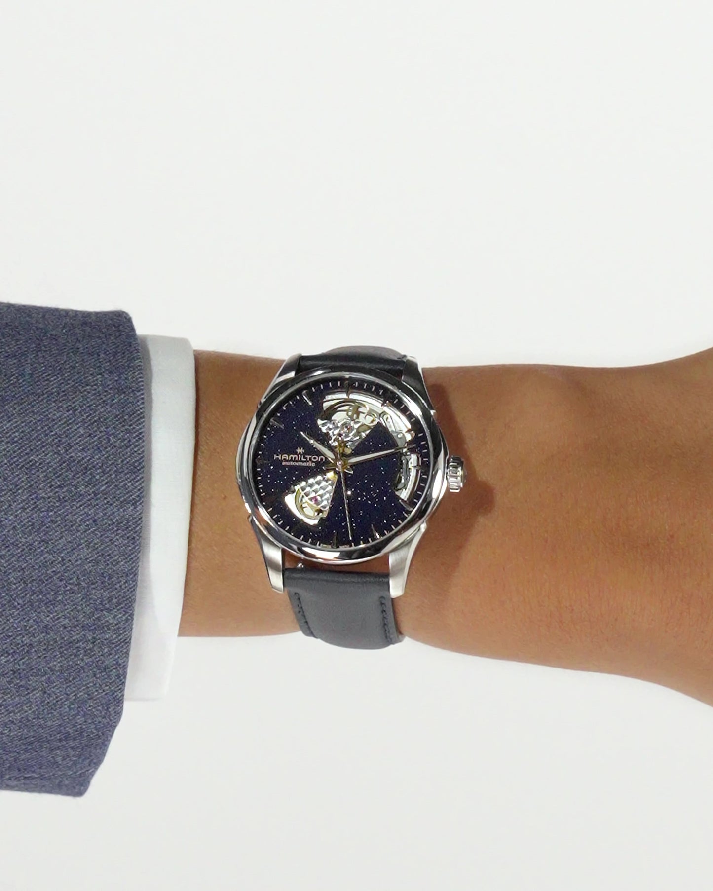 <iframe width="483" height="858" src="https://www.youtube.com/embed/xtt6AY5XiUc" title="HAMILTON - Jazzmaster Open-heart Auto | H32215642 wrist shot #hamiltonwatch" frameborder="0" allow="accelerometer; autoplay; clipboard-write; encrypted-media; gyroscope; picture-in-picture; web-share" referrerpolicy="strict-origin-when-cross-origin" allowfullscreen></iframe>