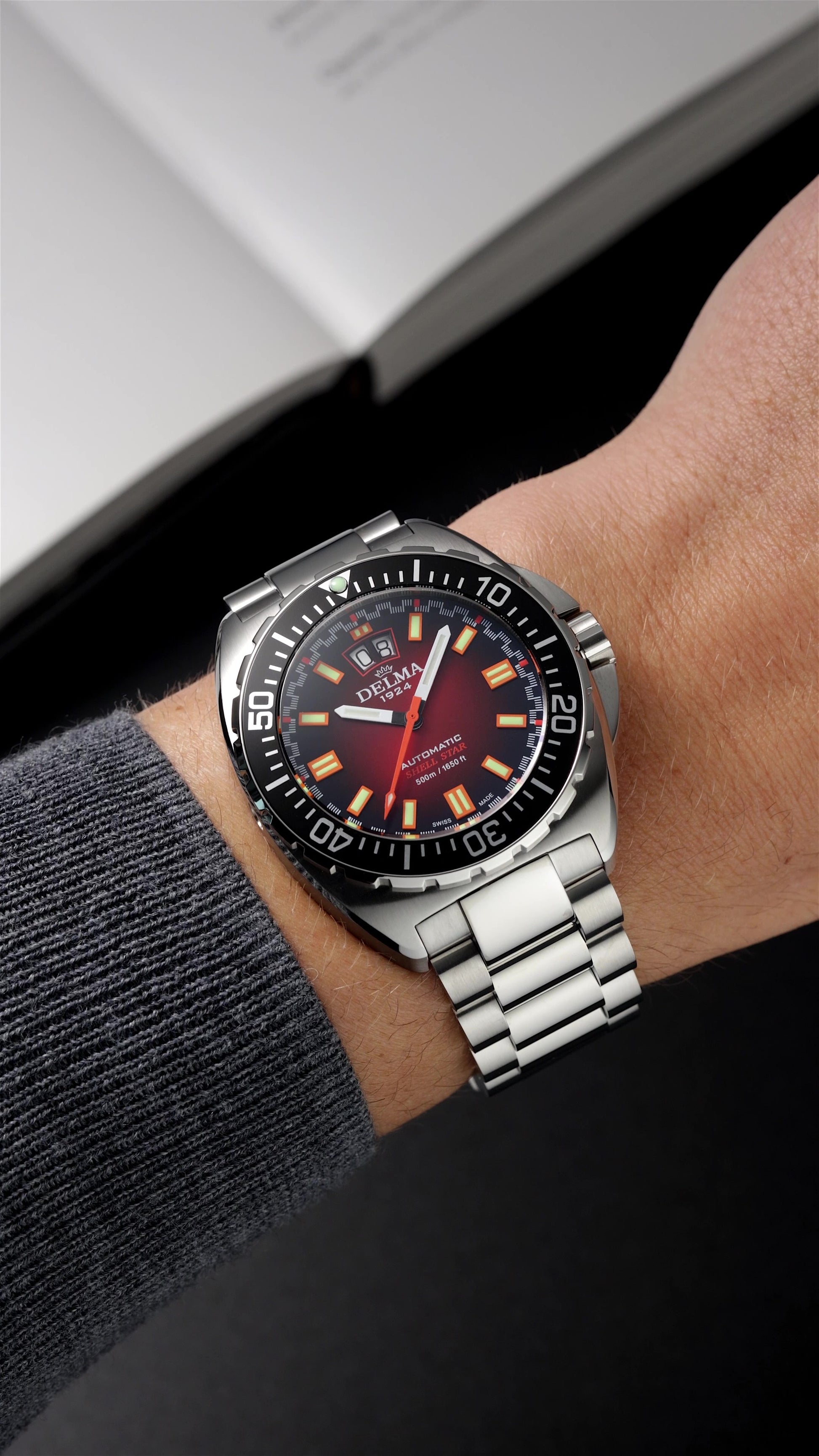 <iframe width="463" height="823" src="https://www.youtube.com/embed/NgeiAqVcv14" title="DELMA - Shell Star LE Automatic | 41703.736.6.091 #delma #wristshot #divewatch" frameborder="0" allow="accelerometer; autoplay; clipboard-write; encrypted-media; gyroscope; picture-in-picture; web-share" referrerpolicy="strict-origin-when-cross-origin" allowfullscreen></iframe>