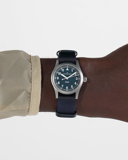 <iframe width="483" height="858" src="https://www.youtube.com/embed/6JXciS1Bfe0" title="HAMILTON - Khaki Field Quartz 33mm | H69301940 #hamiltonwatch" frameborder="0" allow="accelerometer; autoplay; clipboard-write; encrypted-media; gyroscope; picture-in-picture; web-share" referrerpolicy="strict-origin-when-cross-origin" allowfullscreen></iframe>