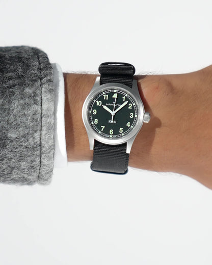 <iframe width="483" height="858" src="https://www.youtube.com/embed/1W2LuInNnVw" title="HAMILTON - Khaki Field Quartz 38mm | H69401430 #hamiltonwatch" frameborder="0" allow="accelerometer; autoplay; clipboard-write; encrypted-media; gyroscope; picture-in-picture; web-share" referrerpolicy="strict-origin-when-cross-origin" allowfullscreen></iframe>