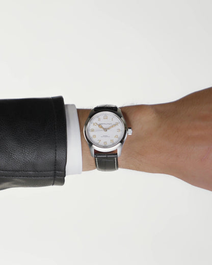 <iframe width="483" height="858" src="https://www.youtube.com/embed/YXLZ0HZe5-s" title="HAMILTON - Khaki Field Murph 38 | H70405710 #hamiltonwatch #wristshot" frameborder="0" allow="accelerometer; autoplay; clipboard-write; encrypted-media; gyroscope; picture-in-picture; web-share" referrerpolicy="strict-origin-when-cross-origin" allowfullscreen></iframe>