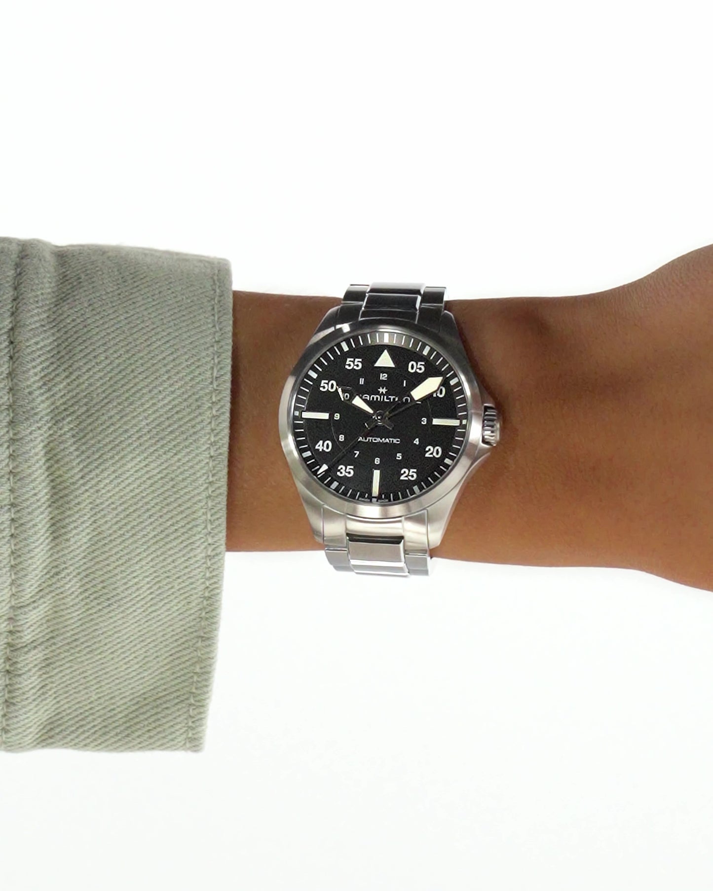 <iframe width="483" height="858" src="https://www.youtube.com/embed/12yy4FJLnLs" title="HAMILTON - Kahhi Aviation Pilots Auto - H76305130 #hamiltonwatch" frameborder="0" allow="accelerometer; autoplay; clipboard-write; encrypted-media; gyroscope; picture-in-picture; web-share" referrerpolicy="strict-origin-when-cross-origin" allowfullscreen></iframe>