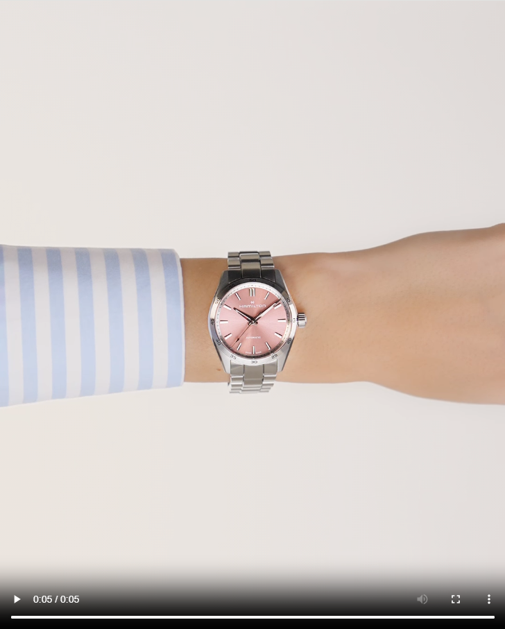 <iframe width="467" height="830" src="https://www.youtube.com/embed/kiMwl4yikY8" title="HAMIILTON - JazzMaster Performer Auto H36105171" frameborder="0" allow="accelerometer; autoplay; clipboard-write; encrypted-media; gyroscope; picture-in-picture; web-share" referrerpolicy="strict-origin-when-cross-origin" allowfullscreen></iframe>