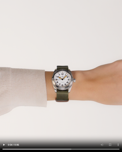 <iframe width="467" height="830" src="https://www.youtube.com/embed/Q-u29k2k8vA" title="HAMILTON - Khaki Feild Expedition | H70225910 wrist shot video" frameborder="0" allow="accelerometer; autoplay; clipboard-write; encrypted-media; gyroscope; picture-in-picture; web-share" referrerpolicy="strict-origin-when-cross-origin" allowfullscreen></iframe>