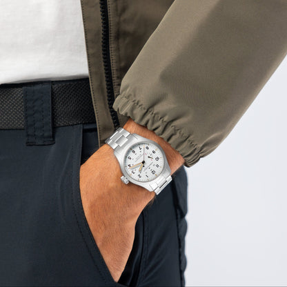 <iframe width="463" height="823" src="https://www.youtube.com/embed/yCdrYDz3sIg" title="HAMILTON - Khaki Field Mechanical Power Reserve | H69509110 wristshot #hamiltonwatch #wristwatch" frameborder="0" allow="accelerometer; autoplay; clipboard-write; encrypted-media; gyroscope; picture-in-picture; web-share" referrerpolicy="strict-origin-when-cross-origin" allowfullscreen></iframe>