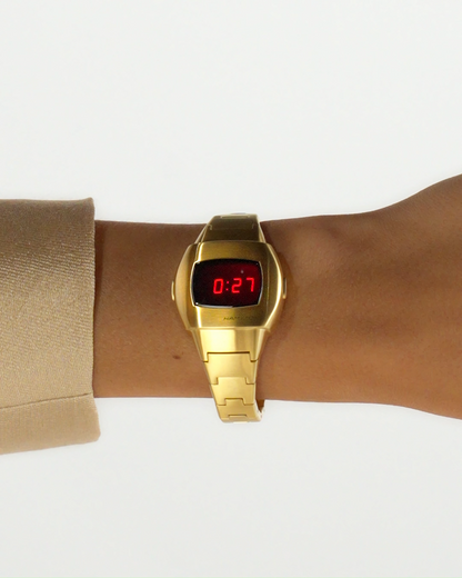 <iframe width="483" height="858" src="https://www.youtube.com/embed/vcEhDnm67Ww" title="HAMILTON - American Classic PSR 74 Digital Quartz | H52314130 Wrist-Shot" frameborder="0" allow="accelerometer; autoplay; clipboard-write; encrypted-media; gyroscope; picture-in-picture; web-share" referrerpolicy="strict-origin-when-cross-origin" allowfullscreen></iframe>