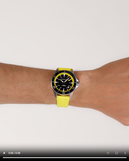 <iframe width="467" height="830" src="https://www.youtube.com/embed/ufQGZQbgHok" title="HAMILTON - Khaki Navy Scuba Auto | H82395332 #hamiltonwatch" frameborder="0" allow="accelerometer; autoplay; clipboard-write; encrypted-media; gyroscope; picture-in-picture; web-share" referrerpolicy="strict-origin-when-cross-origin" allowfullscreen></iframe>