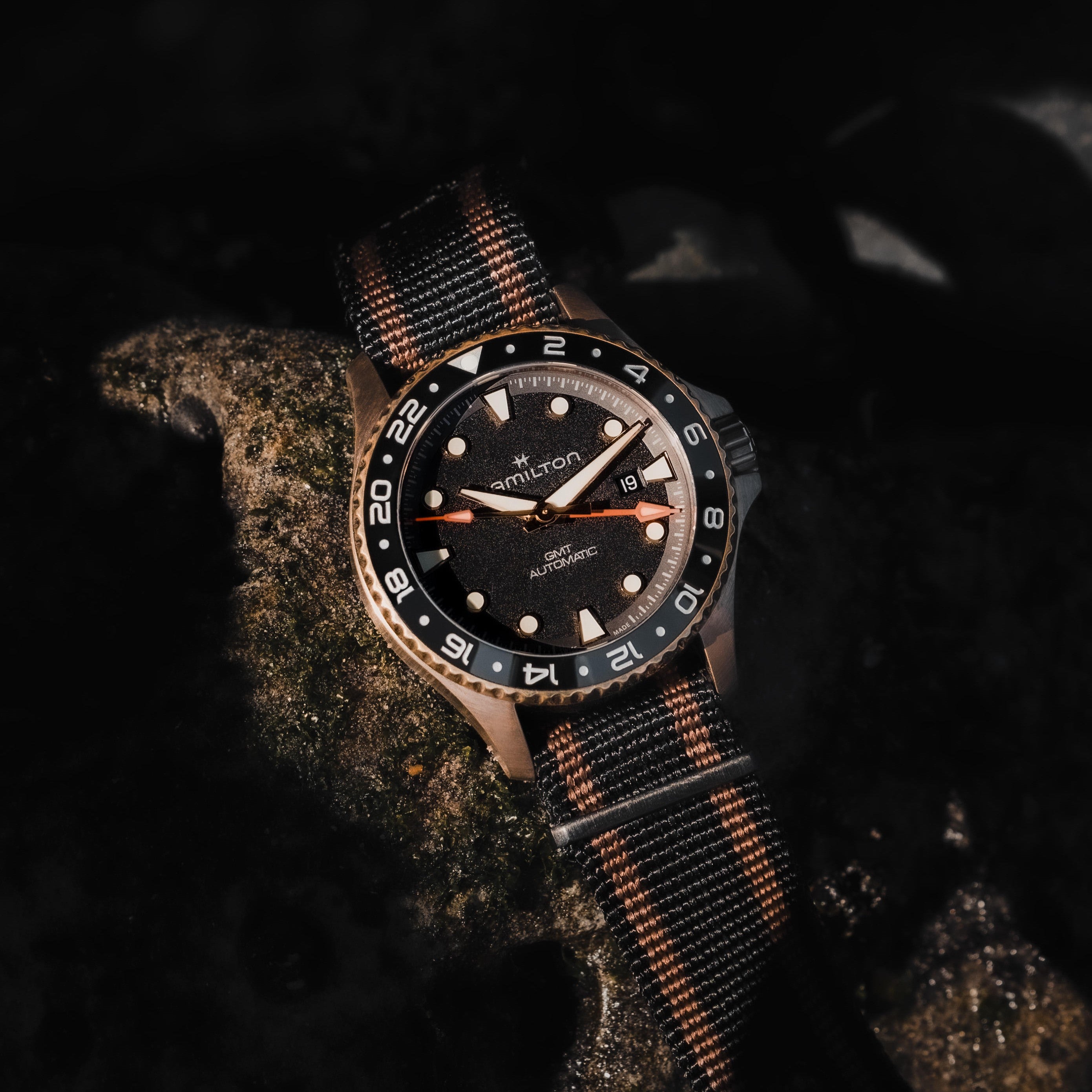 HAMILTON - Khaki Navy Scuba GMT Auto | H82565930 – TimeScape