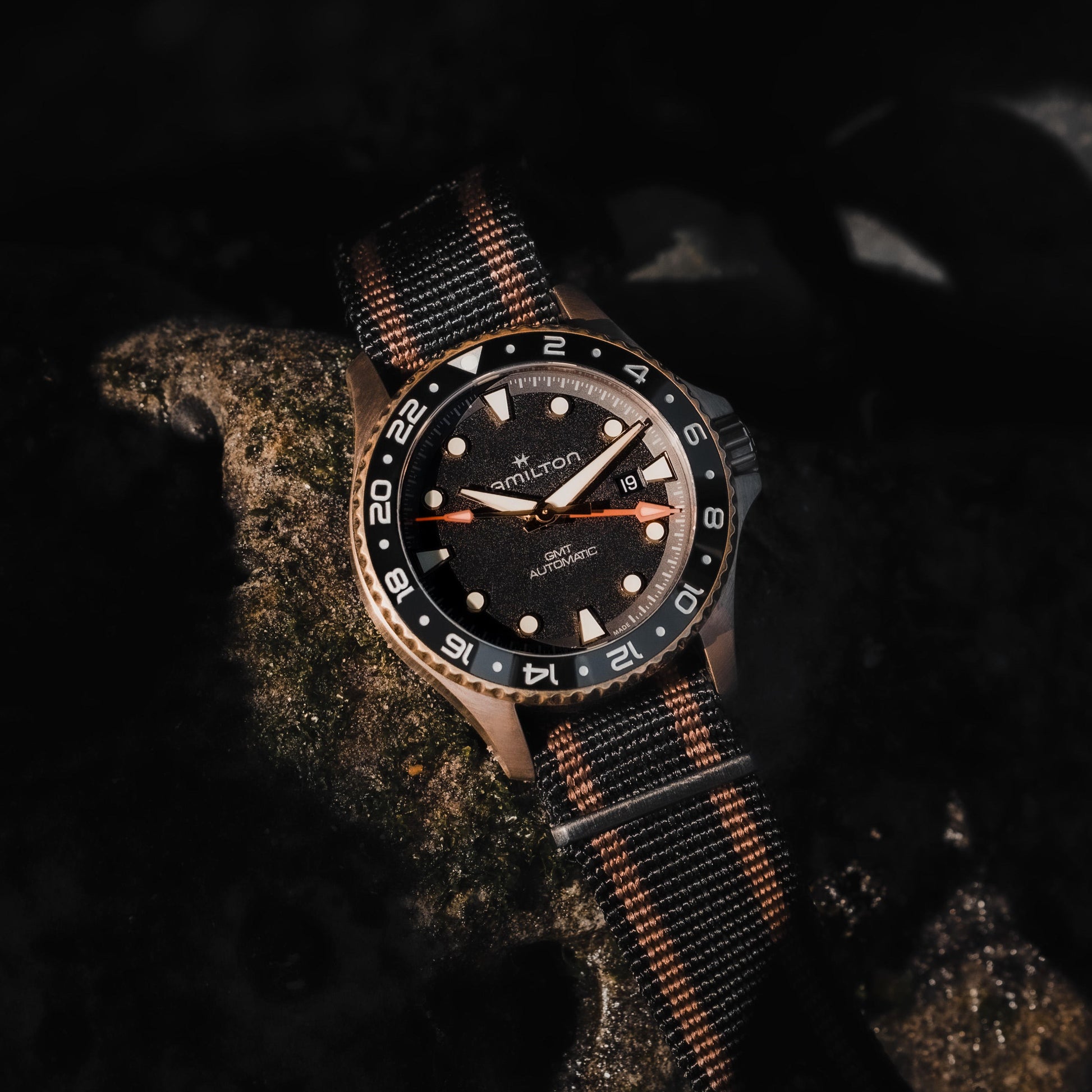 <iframe width="1250" height="703" src="https://www.youtube.com/embed/3ds7mIvJHug" title="HAMILTON  - KHAKI NAVY SCUBA Auto |  H82565930 #hamiltonwatch #scubadiving #divewatch" frameborder="0" allow="accelerometer; autoplay; clipboard-write; encrypted-media; gyroscope; picture-in-picture; web-share" referrerpolicy="strict-origin-when-cross-origin" allowfullscreen></iframe>