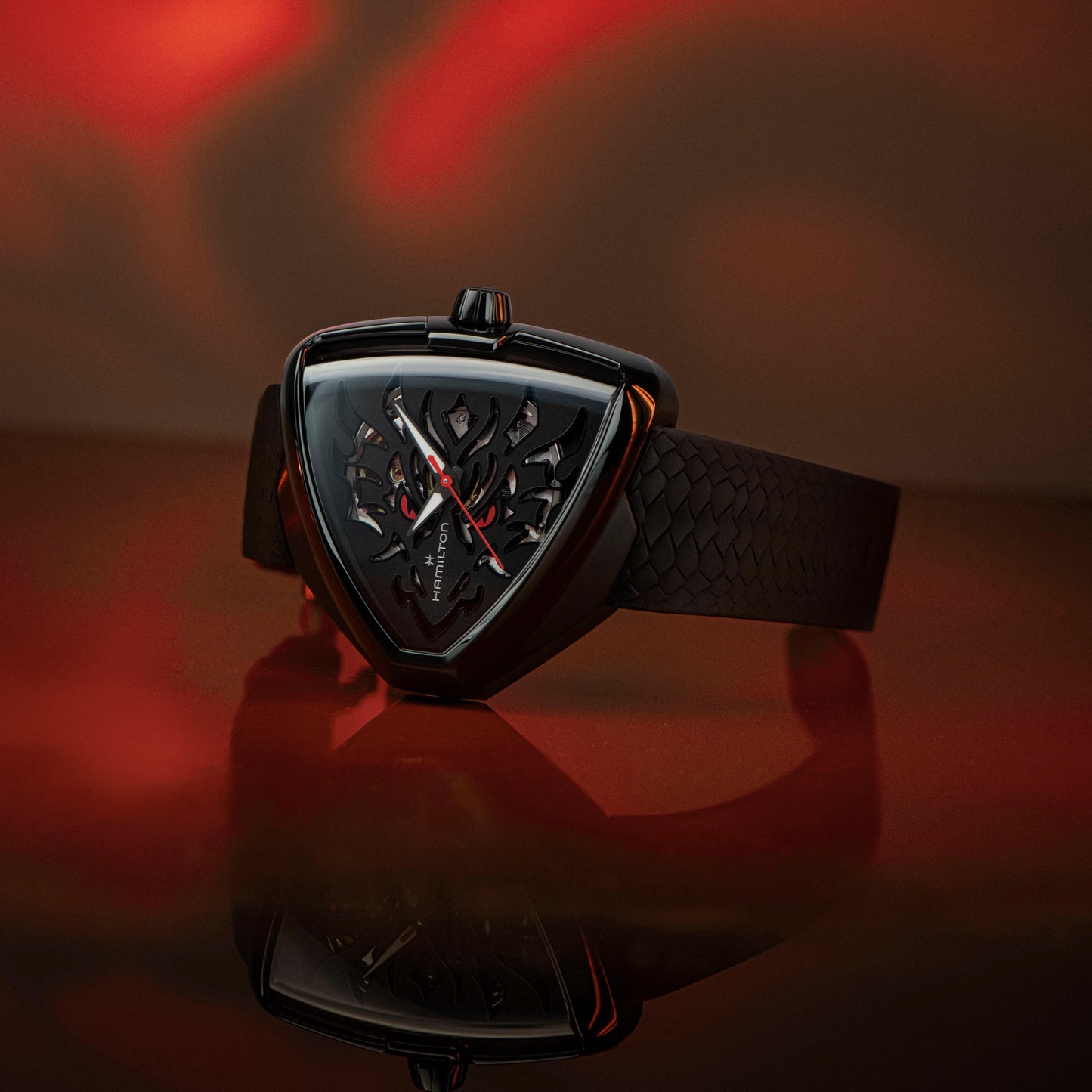 <iframe width="467" height="830" src="https://www.youtube.com/embed/axtTi0VteG4" title="HAMILTON - VENTURA ELVIS80 SKELETON "DRAGON" | H24535332 #watch" frameborder="0" allow="accelerometer; autoplay; clipboard-write; encrypted-media; gyroscope; picture-in-picture; web-share" allowfullscreen></iframe>