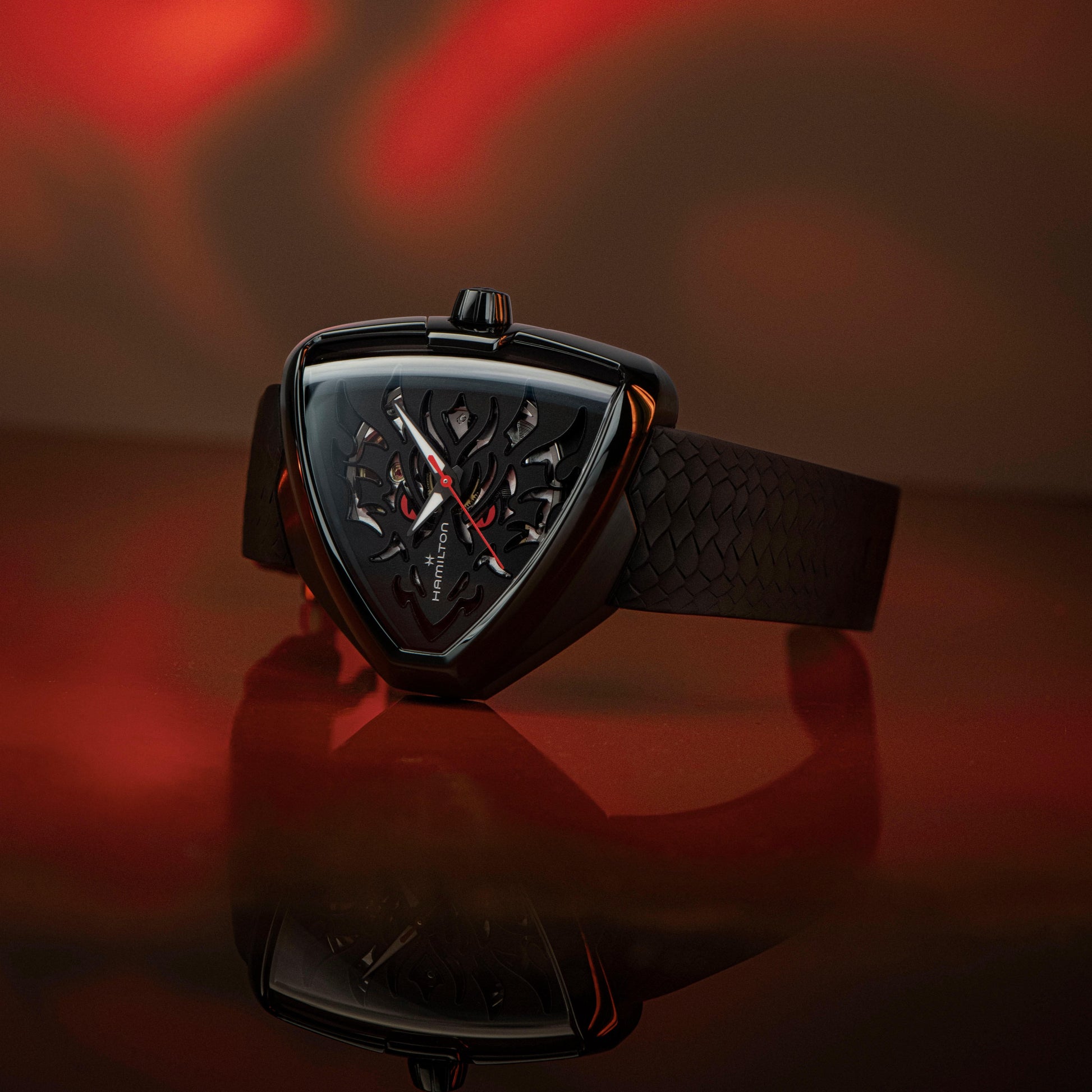 <iframe width="467" height="830" src="https://www.youtube.com/embed/axtTi0VteG4" title="HAMILTON - VENTURA ELVIS80 SKELETON "DRAGON" | H24535332 #watch" frameborder="0" allow="accelerometer; autoplay; clipboard-write; encrypted-media; gyroscope; picture-in-picture; web-share" allowfullscreen></iframe>