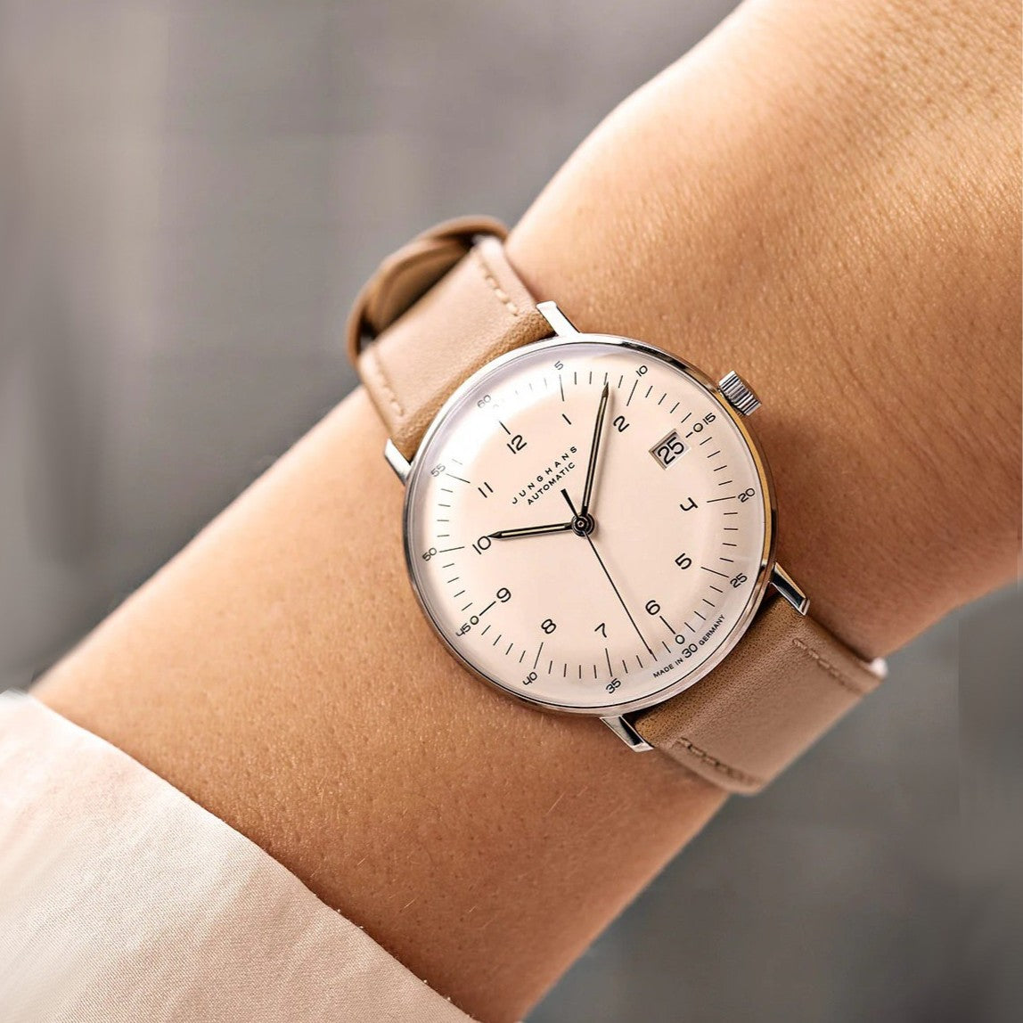 Junghans - Max Bill Kleine Auto | 27/4107.02