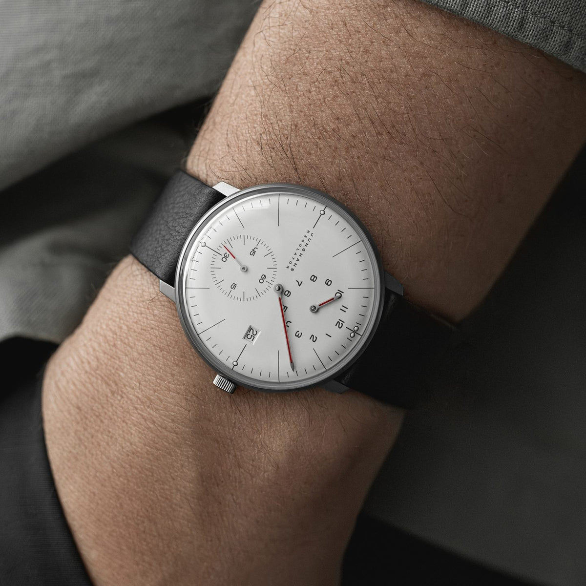 Junghans - Max Bill Regulator Bauhaus Auto |  27/4493.02
