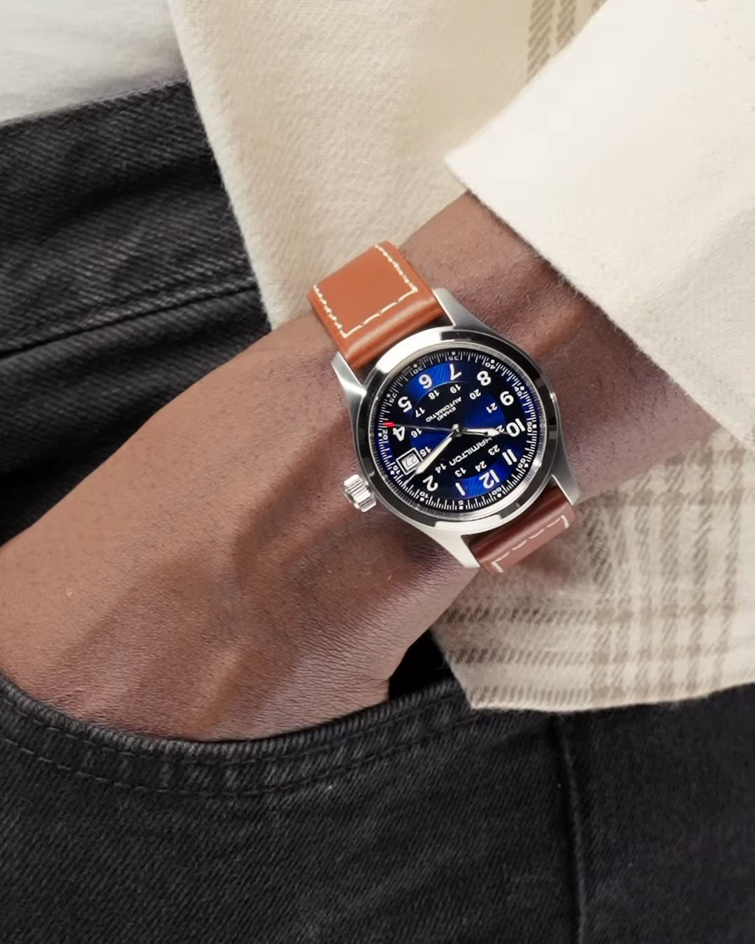 <iframe width="483" height="858" src="https://www.youtube.com/embed/x_uj4Lx6en0" title="HAMILTON - Khaki Feild 38mm Auto | H70455540 #wristshot #hamiltonwatch  #khakifield  #watch" frameborder="0" allow="accelerometer; autoplay; clipboard-write; encrypted-media; gyroscope; picture-in-picture; web-share" referrerpolicy="strict-origin-when-cross-origin" allowfullscreen></iframe>