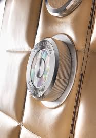 Orion XXL Safe | Cream Leather