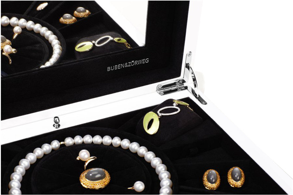 Cosmopolitan | Ivory